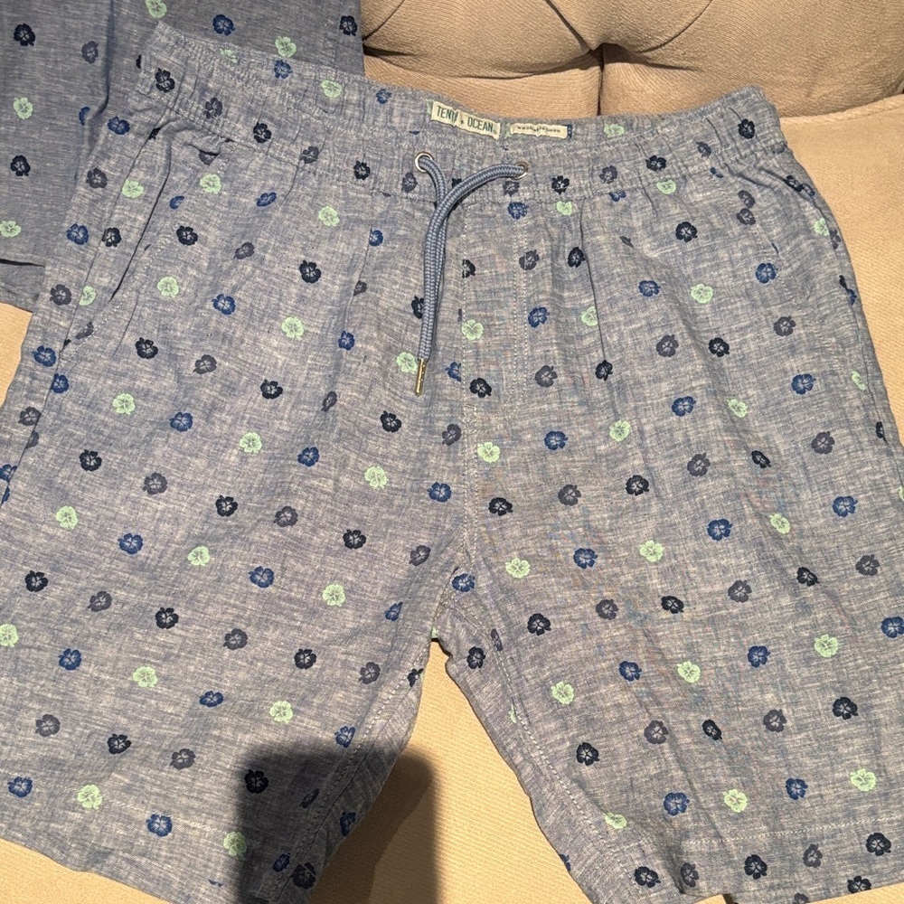 Casual Blue and Green Patterned Shorts